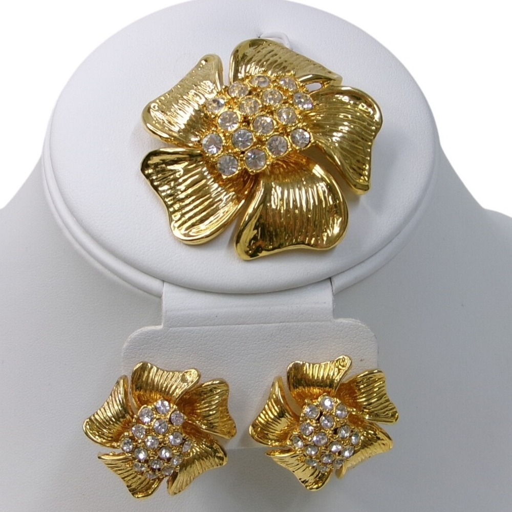 Unsigned Gold Tone Rhinestone Flower Brooch and Clip-On Earrings Jewelry Set